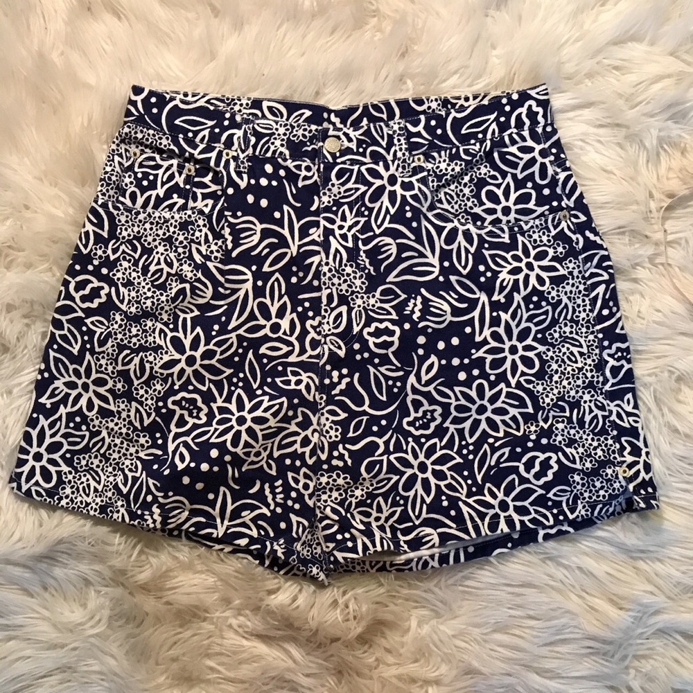 Vintage 90s Navy Blue and White Floral Jean Shorts